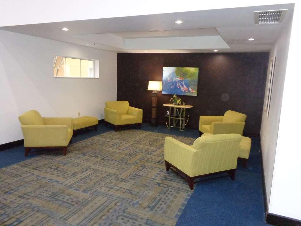 Surestay Plus By Best Western Orlando Lake Buena Vista Beltér fotó